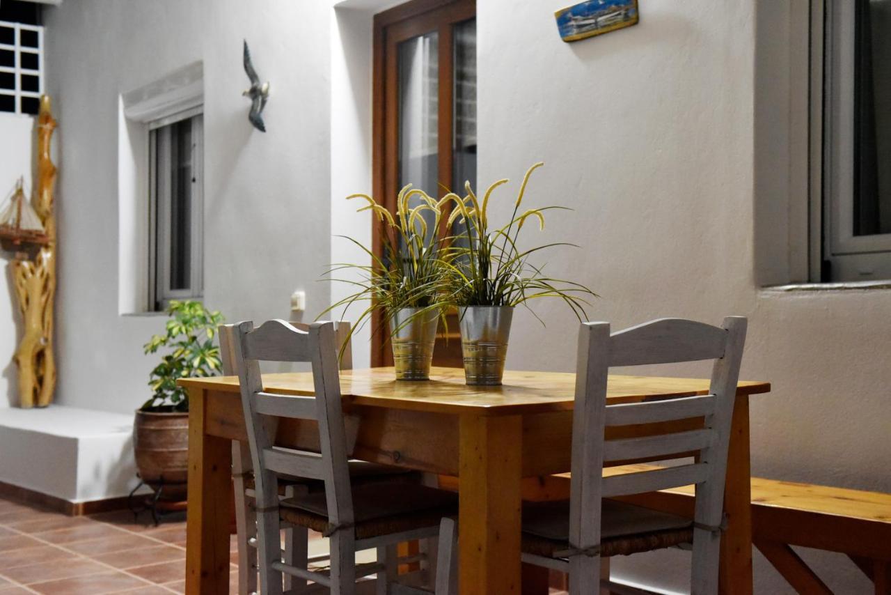 Cristina'S House Villa Adamantas Exterior photo