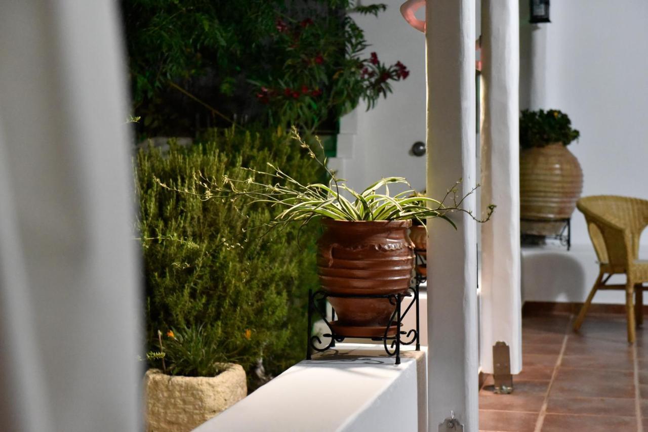 Cristina'S House Villa Adamantas Exterior photo